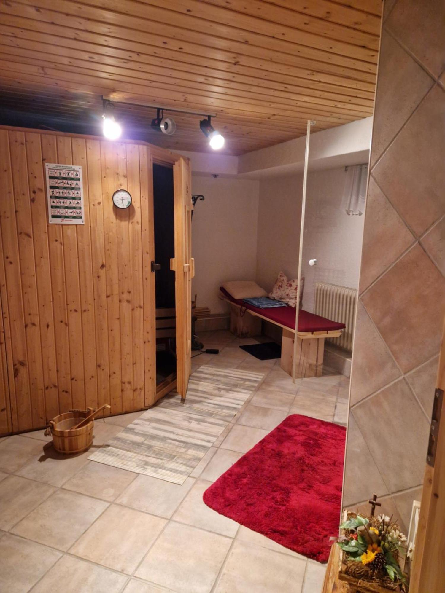 Grosses Gemuetliches Zimmer Mit Eigener Dusche Und Sauna Auf Wunsch Rheinstetten Eksteriør bilde